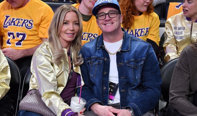 开云APP-皮尔斯：珍妮通过詹姆斯得到一个总冠军和100亿 他们得到了一切