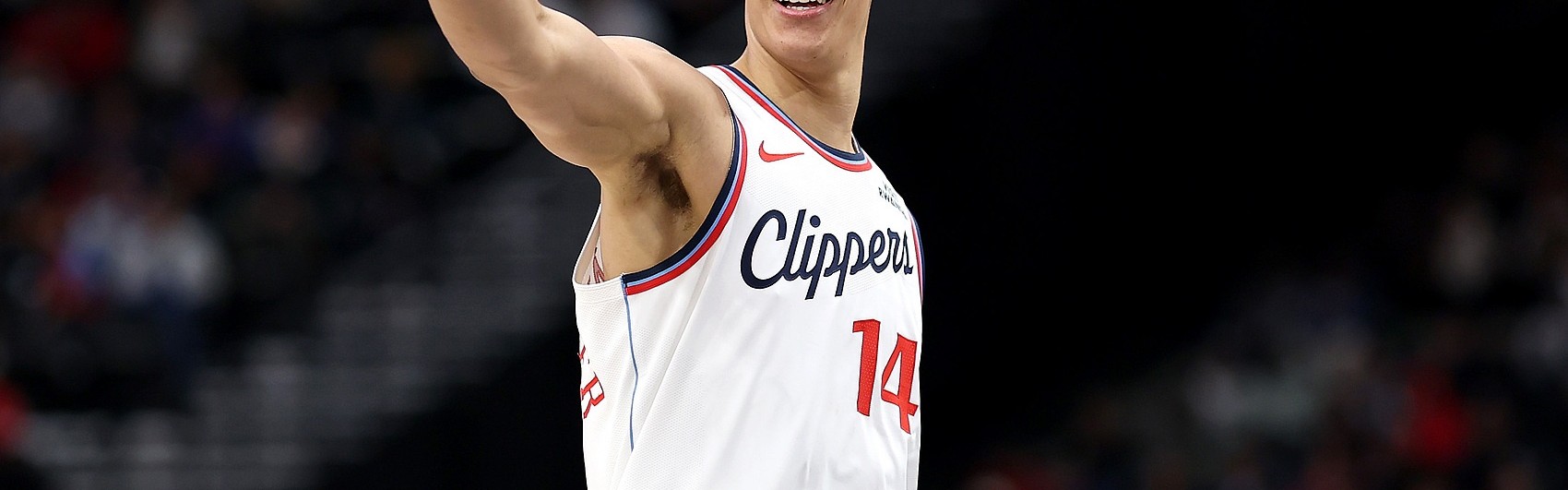 开云APP-卢：尼德豪泽的防守能改变比赛 他接下来需多投篮&amp;多参与挡拆外弹